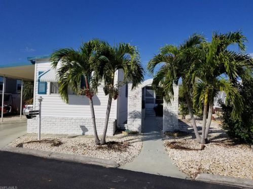 4696 Mai Kai Ln, Bonita Springs, FL 34134-7136