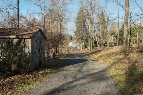 631 Viewland Dr, Yorktown Hgts, NY 10598-3723