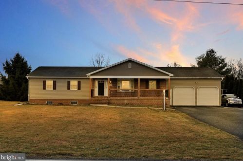 176 Mountainview Rd, Mount Holly Springs, PA 17065-1524