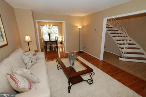 6042 Haverhill Ct, Springfield VA  22152-1213 exterior