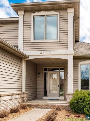 4190 Pond Dr, Duluth, MN 55811-3990