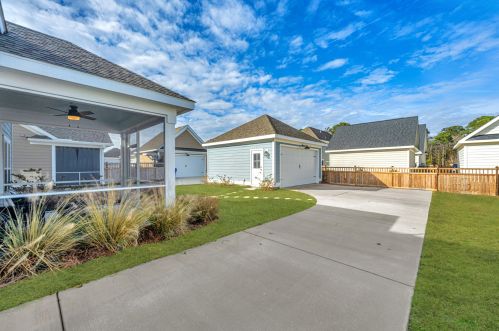 1898 Brittlebush Ln, Johns Island SC  29455-6717 exterior