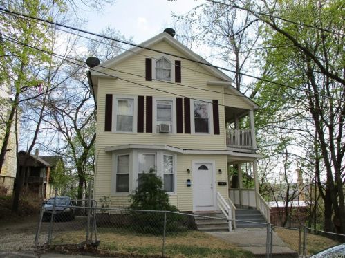 16 Camp St, Waterbury, CT 06704-3929