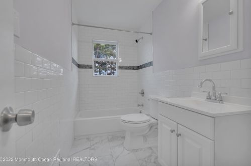 18 Oklahoma Dr, Jackson Twp NJ  08527-1502 exterior