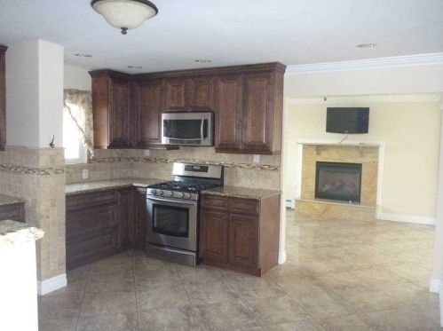 193 Lido Promenade, North Lindenhurst, NY 11757-6706
