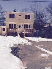 16 Broadway, Smith Point, NY 11967-2502