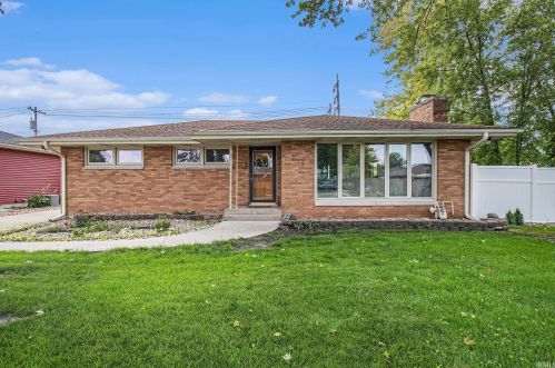 809 12 St, Mishawaka IN 46544-5822 exterior