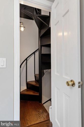 213 Constitution Dr, Princeton NJ  08540-6711 exterior