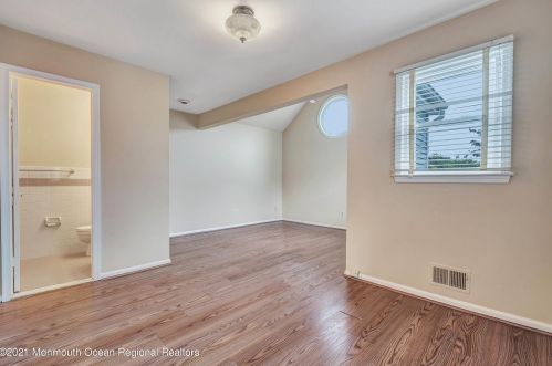 13 Jennings Ct, East Freehold NJ  07728-4320 exterior