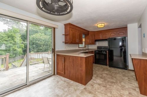 11 Colleen Cir, Billerica MA 01821-5846 exterior