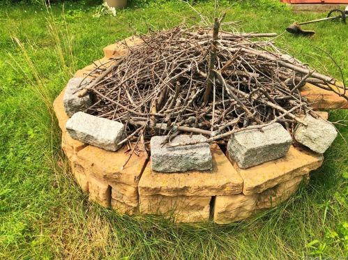 3 Hiram Ln, Bloomfield CT  06002-1224 exterior