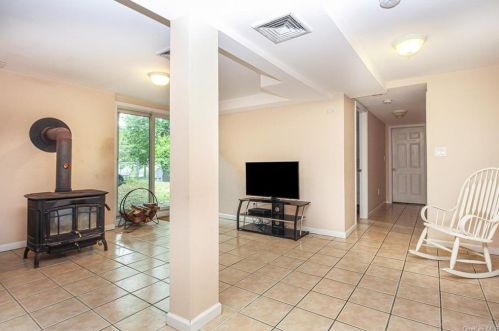 175 Ramona Ct, Yorktown Hgts NY  10598-3318 exterior