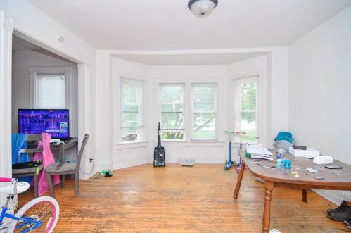 929 Harvey St, Green Bay, WI 54302-1025