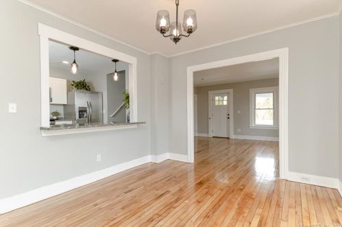 18 Leyden St, Putnam CT  06260-1718 exterior