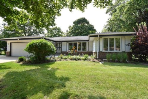 11327 Glenbrook Ln, Thiensville, WI 53092-3113