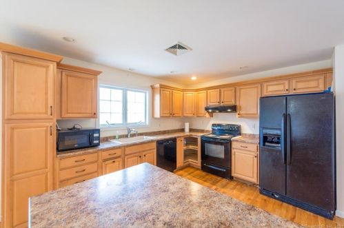 54 Hawleyville Rd, Bethel, CT 06801-1123