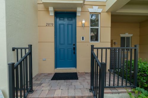2870 Oasis Dr, Boynton Beach FL  33426-8665 exterior