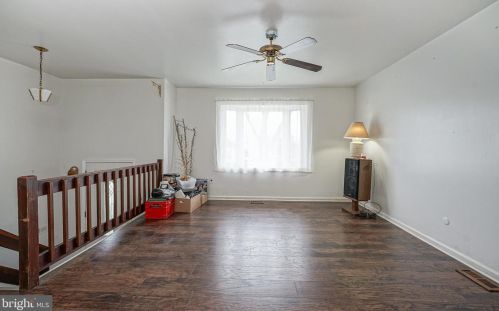 117 Hampshire Dr, West Deptford, NJ 08096-4208