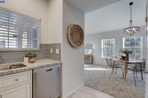 184 Copper Ridge Rd, San Ramon CA  94582-4575 exterior