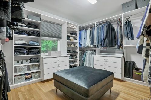 9 Farview Ter, Airmont NY  10901-7531 exterior