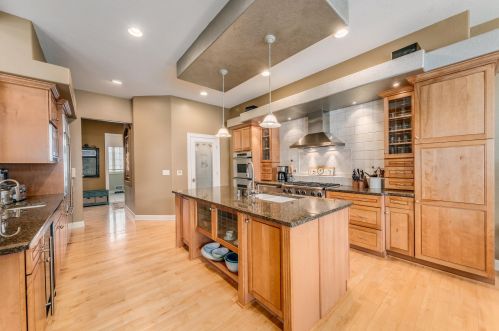 603 Thornbush Cir, Chenequa WI  53029-8648 exterior