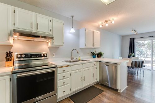 8582 Brinkley Ln, Inver Grove Heights MN  55076-5115 exterior