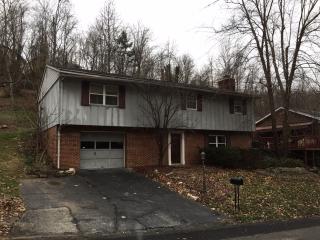 102 Belmont Dr, Huntington WV  25705-4006 exterior