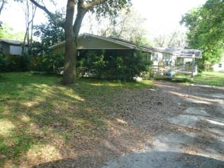 10608 Magnolia Dr, Thonotosassa, FL 33592-2808