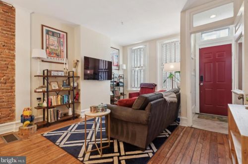 889 Bucknell St, Philadelphia PA  19130-1934 exterior