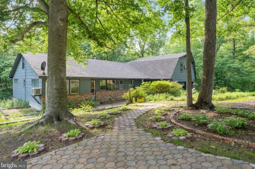 519 Carter Town Rd, Foneswood, VA 22572-2511