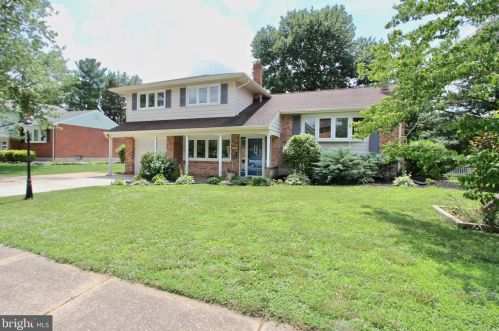 214 Winterberry Dr, Dover, DE 19904-4818