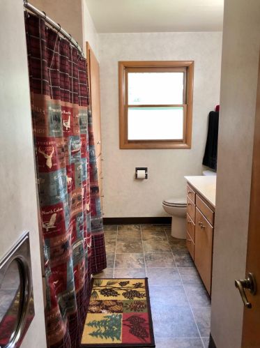 2101 Lexington Dr, Manitowoc WI  54220-1734 exterior