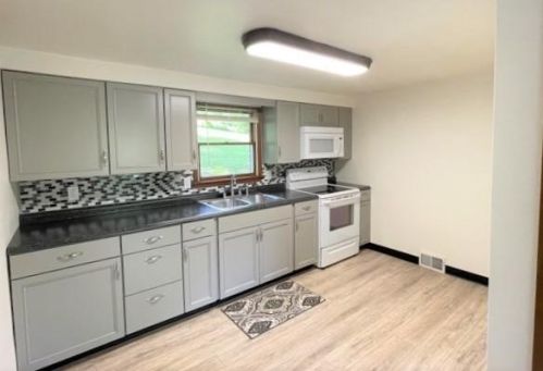 867 County Rd, Saltsburg PA  15681-1470 exterior