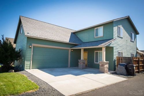 1556 17th St, Eagle Crest OR  97756-8564 exterior