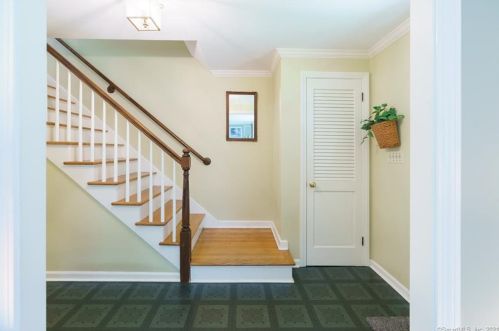 61 Carriage Dr, Waterbury CT  06708-3309 exterior