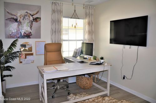 523 6th St, Vero Beach FL  32962-1687 exterior