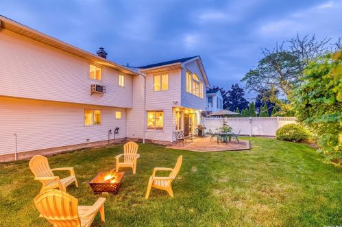 2534 Malibu Rd, North Bellmore NY  11710-5122 exterior