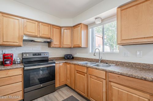 6725 Hawk Dr, Tucson AZ  85730-3247 exterior