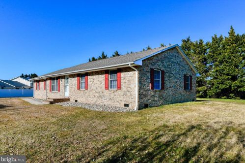 18247 Oak Ln, Lewes, DE 19958-4720