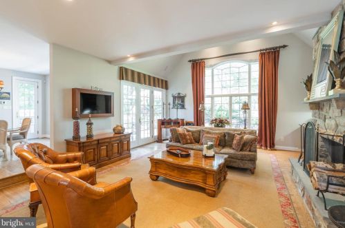 5 Gregory Ln, Newtown Square PA  19073-1518 exterior