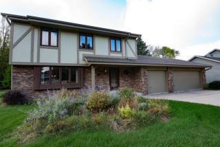 7953 Coventry Dr, Hales Corners, WI 53132-8955