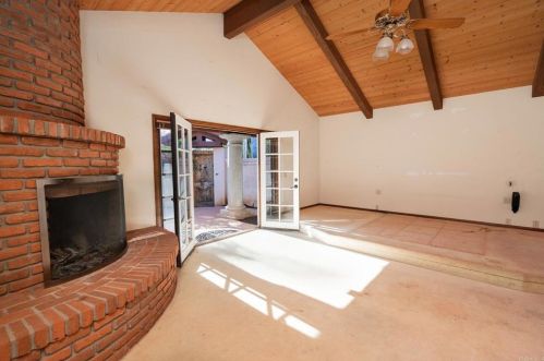 1129 Sugarbush Dr, Vista CA  92084-6605 exterior