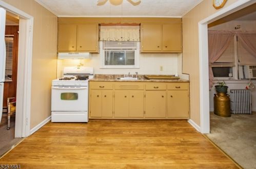 9 Rich St, Irvington NJ  07111-2020 exterior