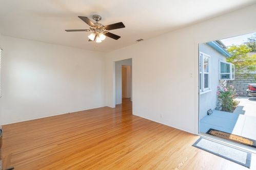 25420 Oak St, Lomita CA  90717-2216 exterior