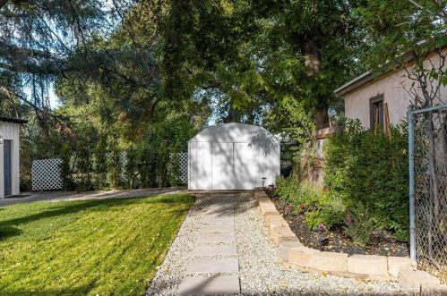 2485 Grandeur Ave, Altadena CA  91001-5548 exterior