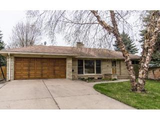 2483 Sheldon St, Saint Paul, MN 55113-3138