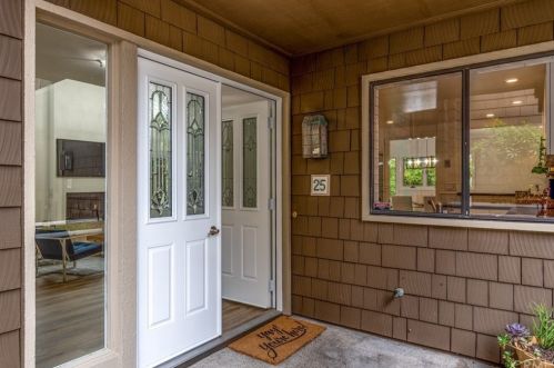 25 Sea Island Dr, Newport Beach, CA 92660-5134