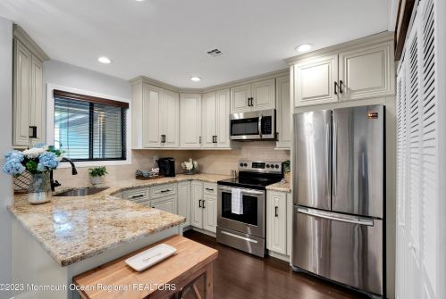 80 Falmouth Ct, Tinton Falls, NJ 07701-5404