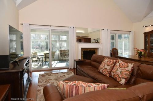 18 Bagy Wrinkle Cv, Warren RI  02885-4115 exterior
