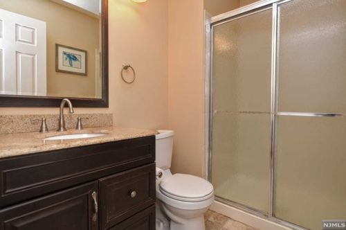 833 Juniper Way, Mahwah NJ  07430-3457 exterior